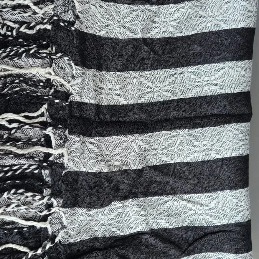 100% Cashmere Pashmina in Silver and Black